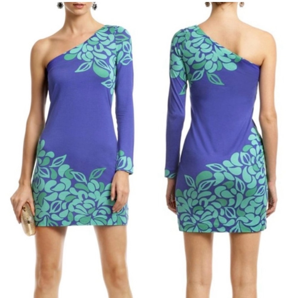 Lilly Pulitzer Whitaker Dress 
Blue w Green Leaf Print Length 34" Chest 15.5"